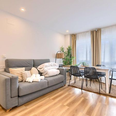 Deustown Apartamentos Бильбао Экстерьер фото