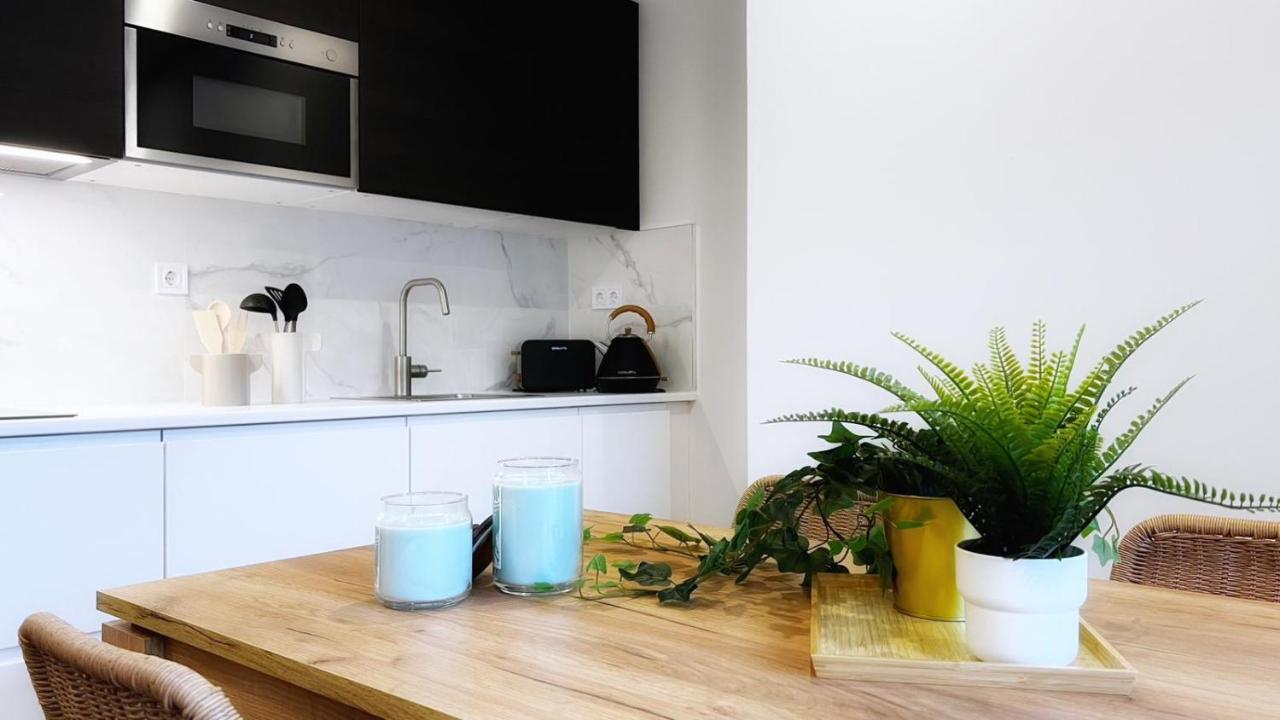 Deustown Apartamentos Бильбао Экстерьер фото