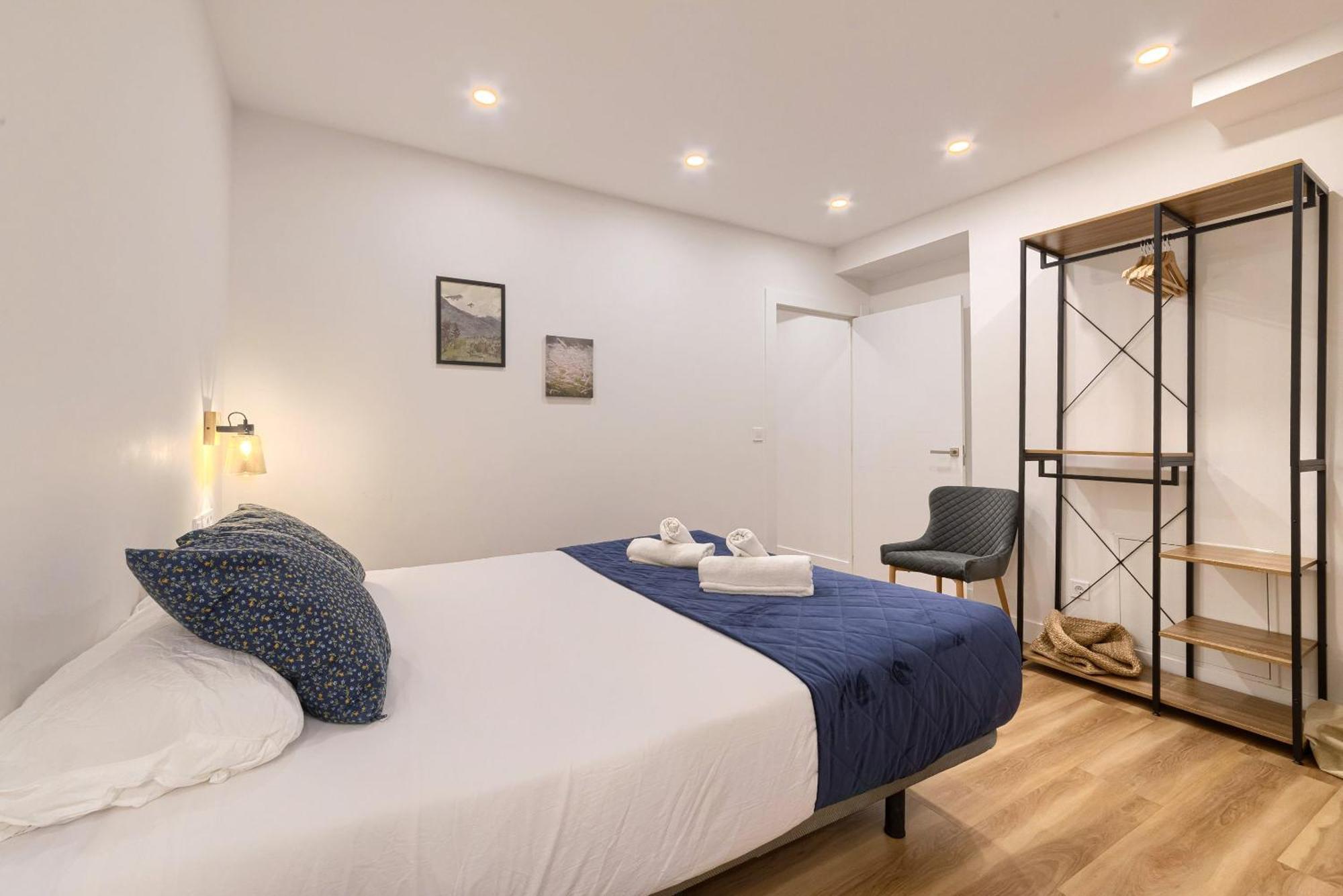 Deustown Apartamentos Бильбао Экстерьер фото