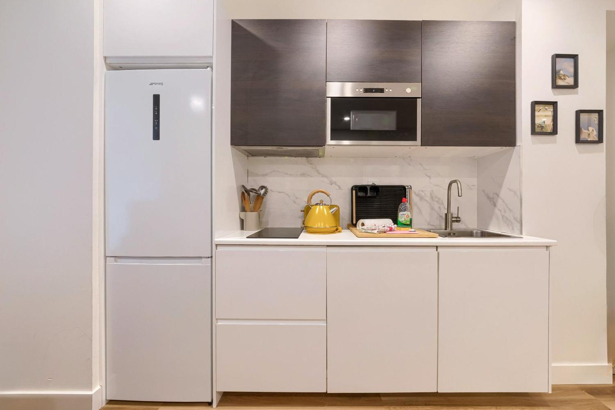 Deustown Apartamentos Бильбао Экстерьер фото