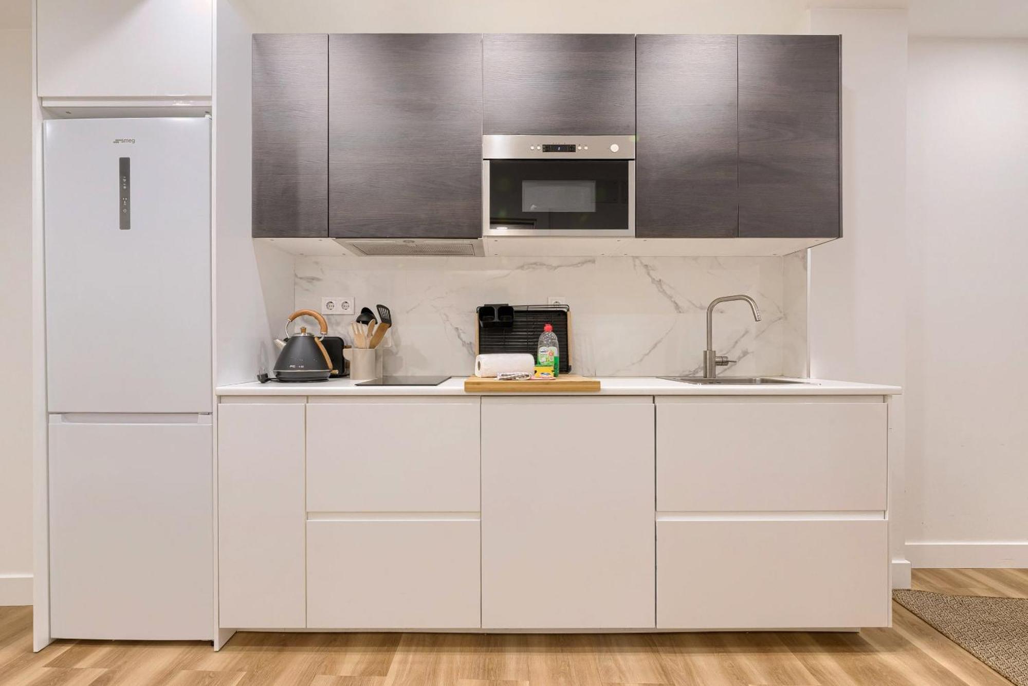 Deustown Apartamentos Бильбао Экстерьер фото